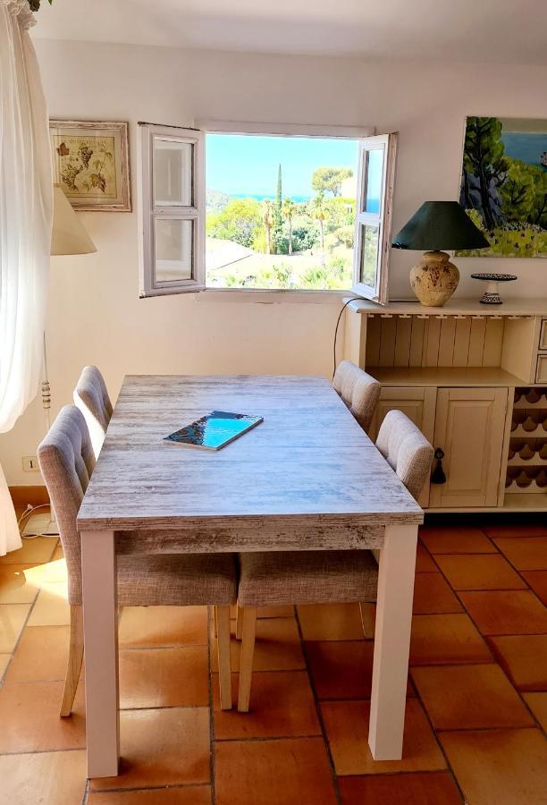 Hameau Des Amandiers - Vue Mer, Golf Et Vignes Apartment Saint-Cyr-sur-Mer Bagian luar foto