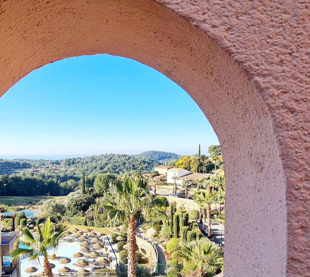 Hameau Des Amandiers - Vue Mer, Golf Et Vignes Apartment Saint-Cyr-sur-Mer Bagian luar foto