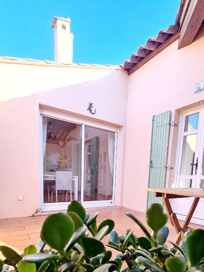 Hameau Des Amandiers - Vue Mer, Golf Et Vignes Apartment Saint-Cyr-sur-Mer Bagian luar foto