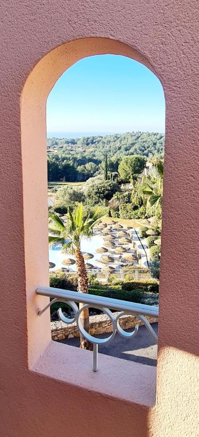 Hameau Des Amandiers - Vue Mer, Golf Et Vignes Apartment Saint-Cyr-sur-Mer Bagian luar foto